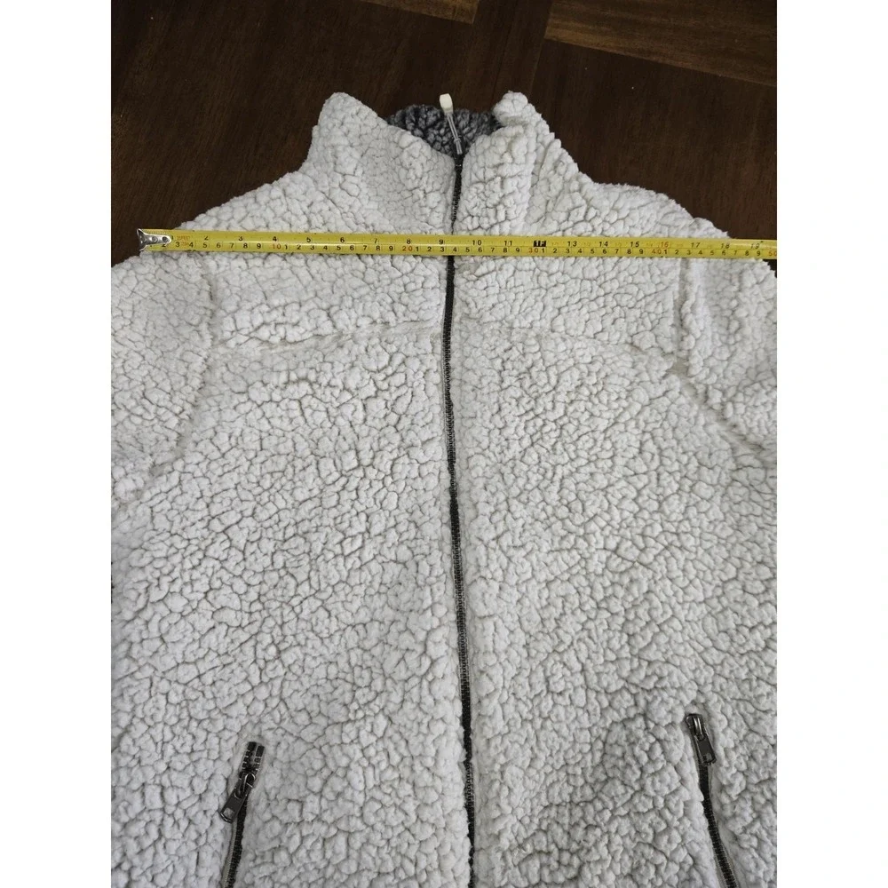 Keren Hart Women's Zip-Up Lined Fleece ~ Beige, Size M ~ Cozy, Warm Sherpa